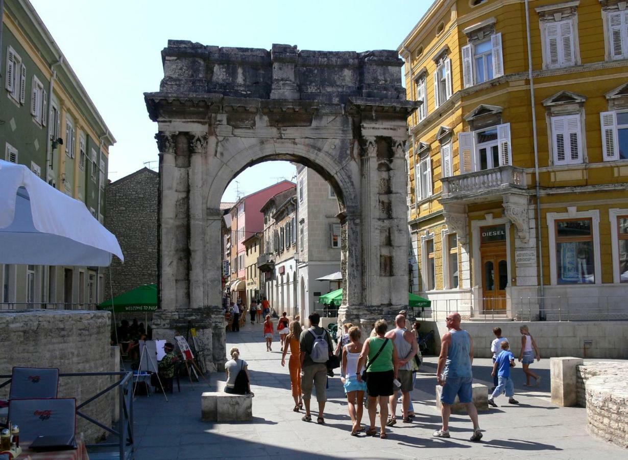 Apartamento Centar Old Town, With Free Private Parking Pula Exterior foto